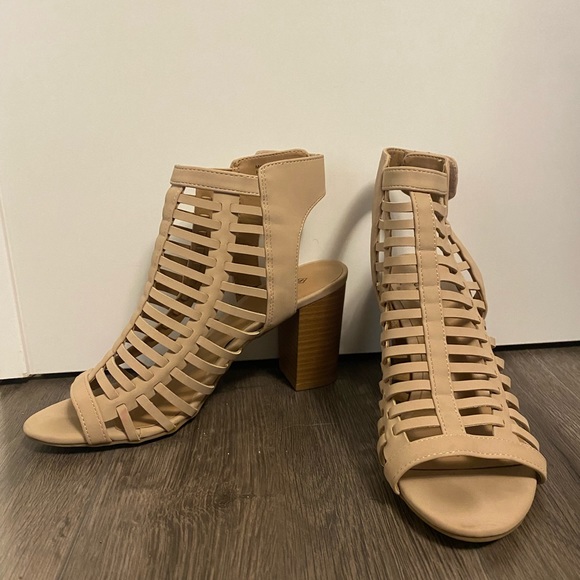 Spring shoes - Picture 2 of 3